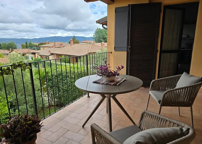 Finestra Della Val D'orcia * Contignano
